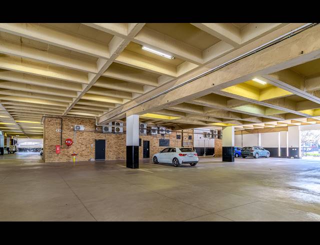 8,326.40M² OFFICE FOR SALE IN SANDOWN